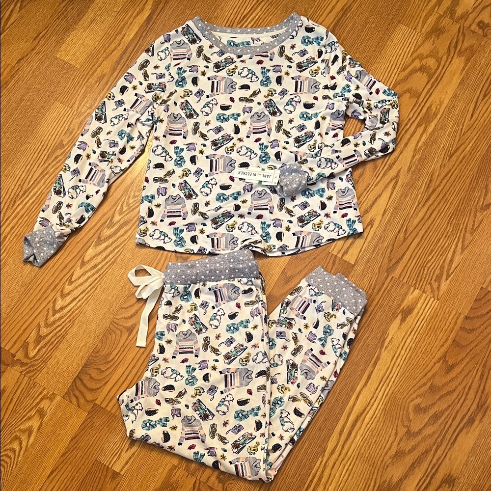 Jane & Bleecker Pajama Set